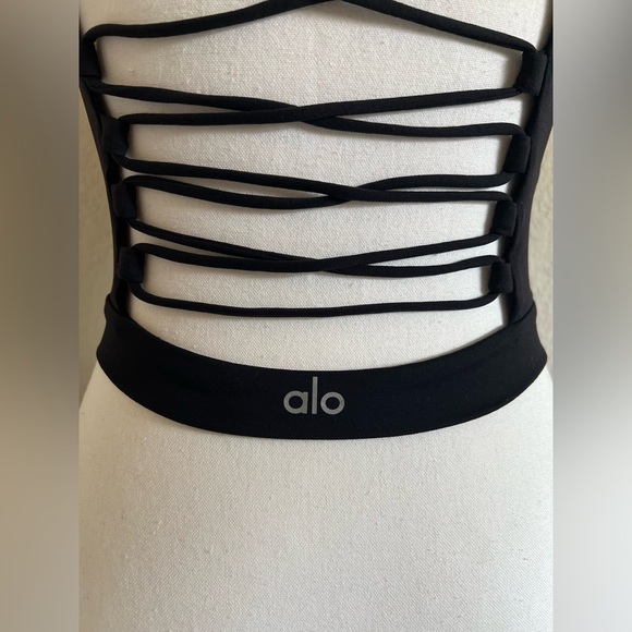 ALO Yoga Movement Black Bra EUC - Picture 5 of 9